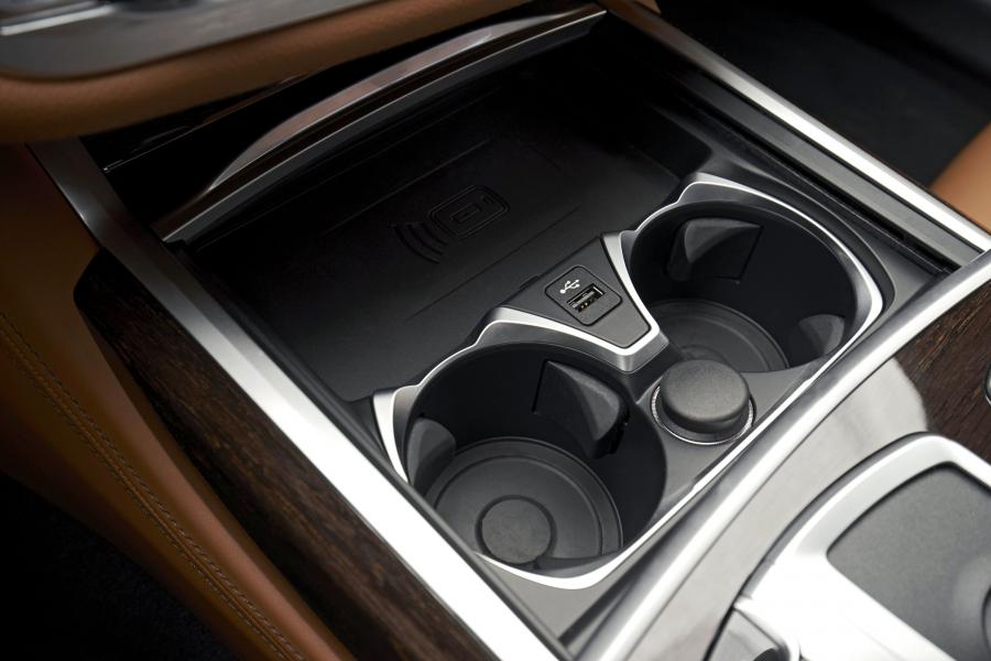 Детали интерьера BMW 750Li xDrive (G12) 2019 года  (WW) (фото 142 из 164)
